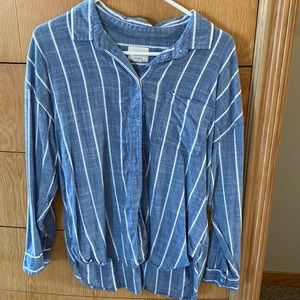 American Eagle oversized fit button front